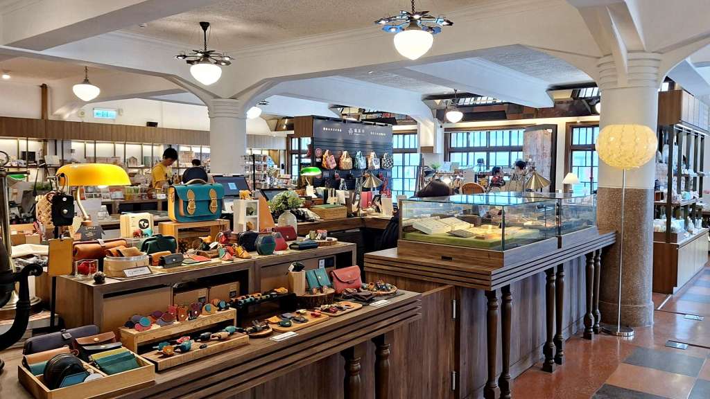 Hayashi Department Store inside